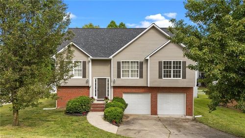 107 Hope Valley Dr, Archdale, NC, 27263-3188 | Card Image