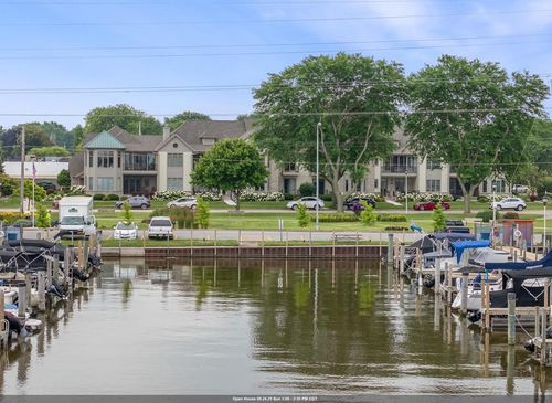 290 E Harbor View Drive, Fond Du Lac, WI, 54935 | Card Image