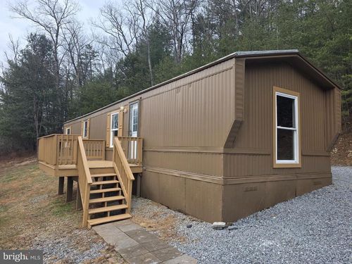 2732 Crossroad School Rd, HEDGESVILLE, WV, 25427-5198 | Card Image