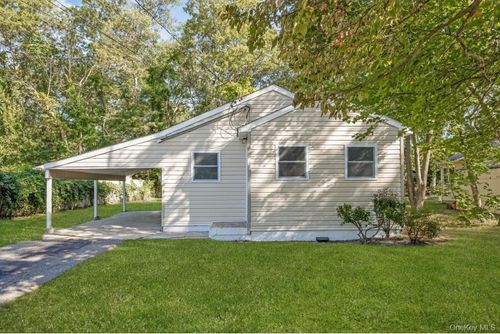 243 Parkway Blvd, Wyandanch, NY, 11798-4300 | Card Image