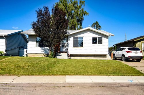 5 Windsor Place, Strathmore, AB, T1P1B2 | Card Image