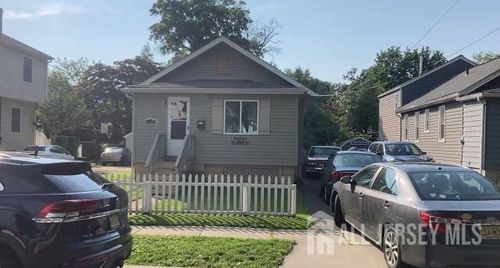 2158 Price St, Rahway, NJ, 07065-4422 | Card Image