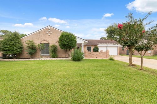 11411 Ash Creek Dr, Houston, TX, 77043-4608 | Card Image