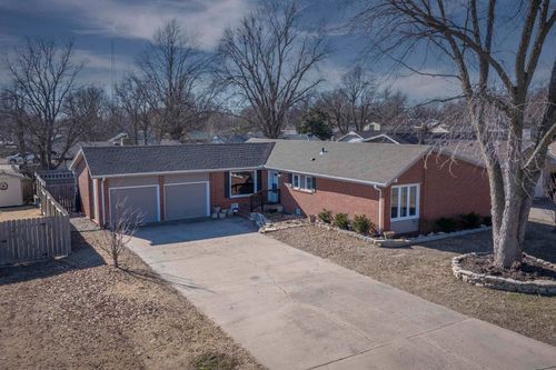 1029 Highland Dr, Arkansas City, KS, 67005-3830 | Card Image