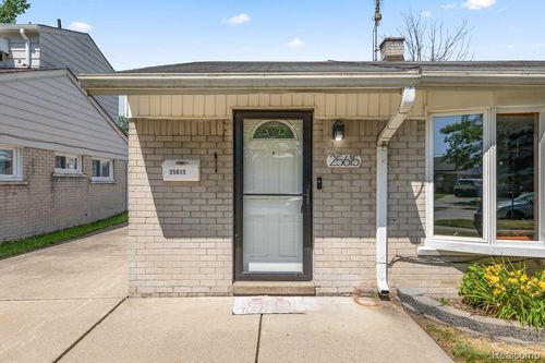 25615 Miracle Dr, Madison Heights, MI, 48071-4179 | Card Image