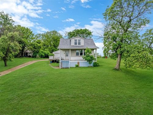 1675 Clairton Rd, West Mifflin, PA, 15122-3027 | Card Image