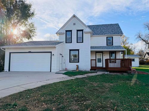 305 N Main St, Lennox, SD, 57039-2009 | Card Image