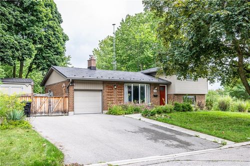 528 Sprucehill Ave, Waterloo, ON, N2L4V7 | Card Image