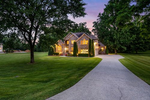 2231 Brienz Valley Dr, Franklin, TN, 37064-1402 | Card Image