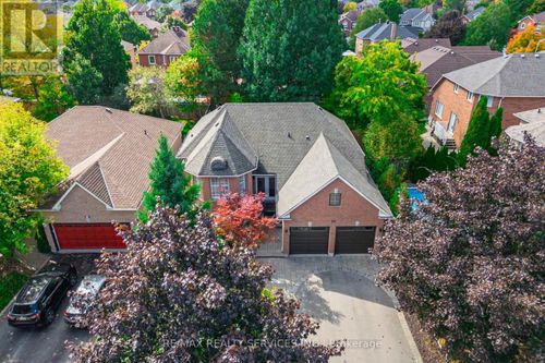 26 Hamilton Cres, Georgetown, ON, L7G5R8 | Card Image