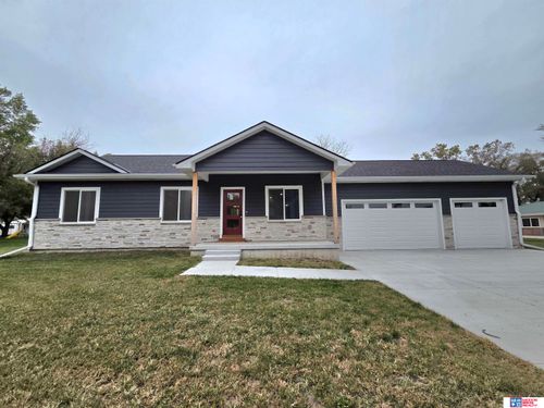 719 N 7th St, Wymore, NE, 68466-1211 | Card Image