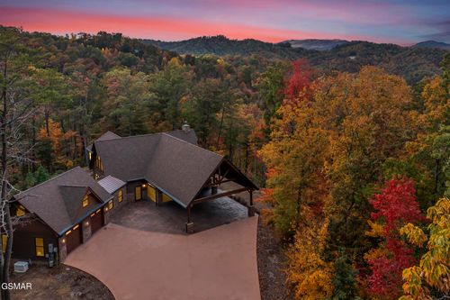 2438 Hickory Knoll Ln, Sevierville, TN, 37862-8196 | Card Image