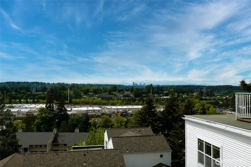 302-3990 129th Pl Se, Bellevue, WA, 98006-5295 | Card Image
