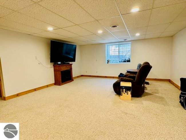 102 James Sq, House other with 4 bedrooms, 3 bathrooms and null parking in Roscommon MI | Image 20