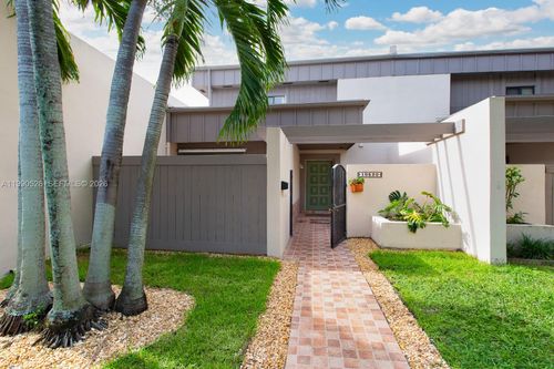 10520 Sw 75th Ln, Miami, FL, 33173-2942 | Card Image