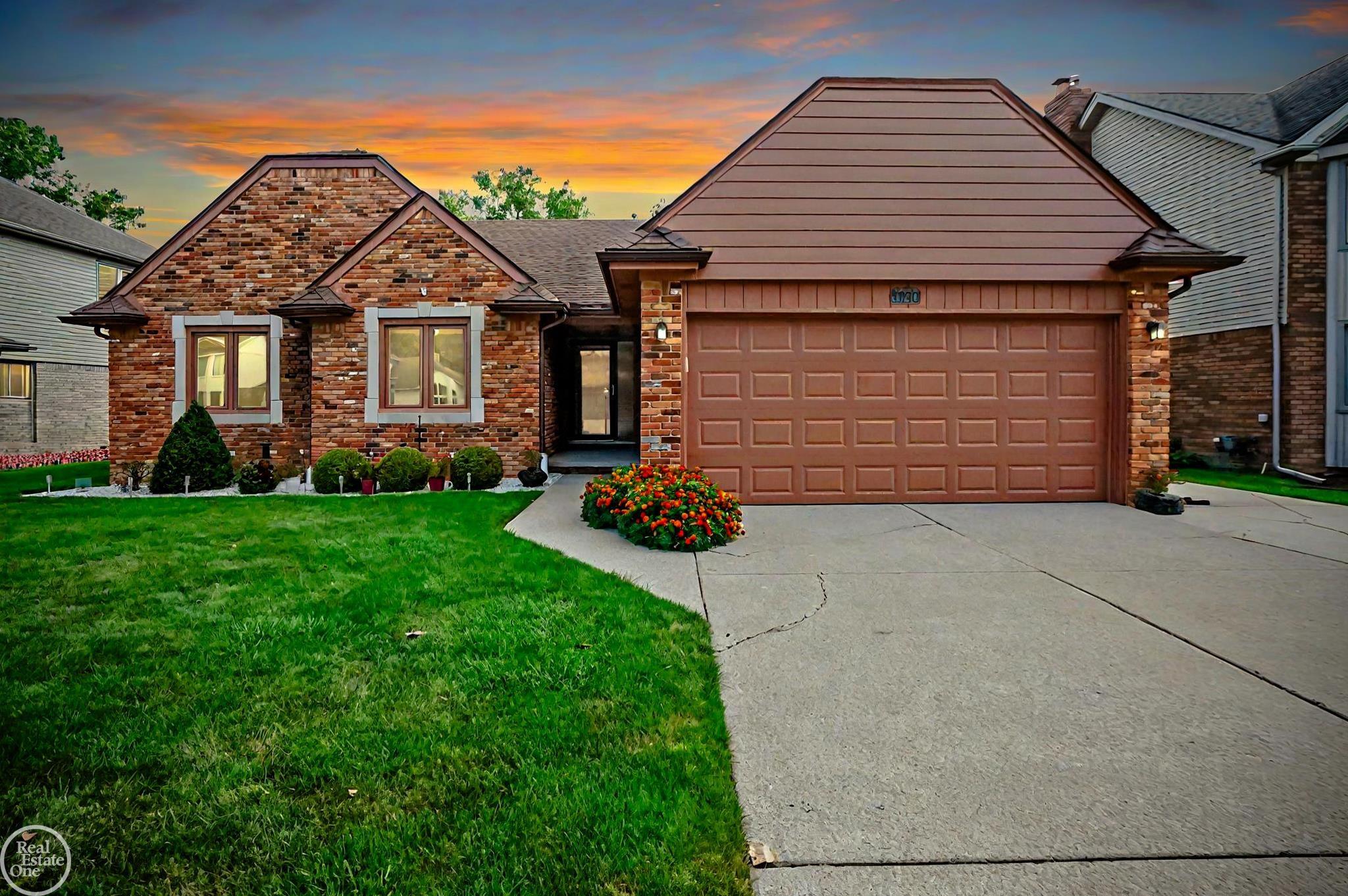 Scarborough Ct, Clinton Township, MI 48038
