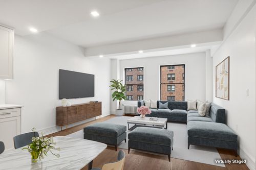 143-40 W 72nd St, New York, NY, 10023-4195 | Card Image