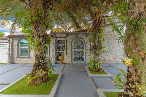 1870 Nw 32nd Ave, Miami, FL, 33125 | Card Image