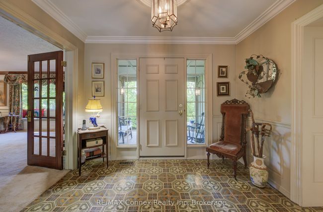13233 5 Th Line, Home with 4 bedrooms, 5 bathrooms and 20 parking in Rockwood ON | Image 15