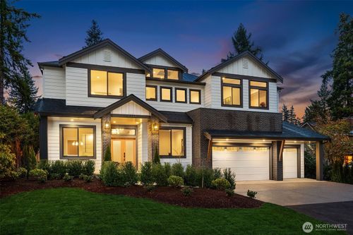 16544 Se 28th St, Bellevue, WA, 98008-5620 | Card Image