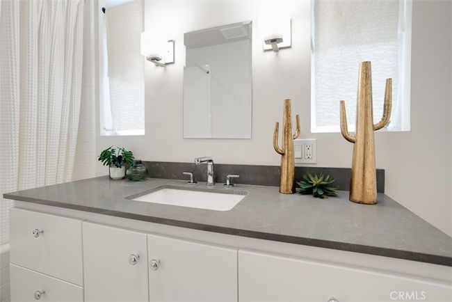 2256 Bronson Hill Dr, House other with 2 bedrooms, 2 bathrooms and 2 parking in Los Angeles CA | Image 34