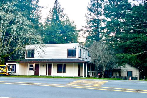 6840 Ave Of The Giants, Miranda, CA, 95553-9277 | Card Image