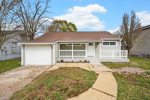 211 E 4th St, Deer Park, TX, 77536-2715 | Card Image