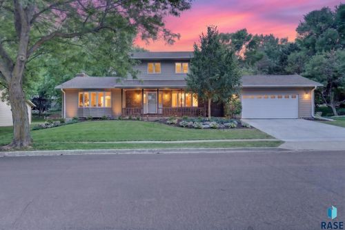 2429 E Stanton Dr, Sioux Falls, SD, 57103-4708 | Card Image