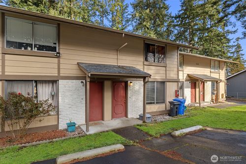 apt-4-800 Sw Harrier Cir, Oak Harbor, WA, 98277-4596 | Card Image