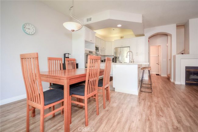 803 Maplewood, Condo with 2 bedrooms, 3 bathrooms and 2 parking in Irvine CA | Image 6