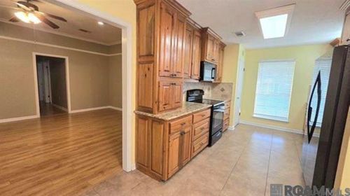 15833 Hewwood Ave, Baton Rouge, LA, 70816-3216 | Card Image
