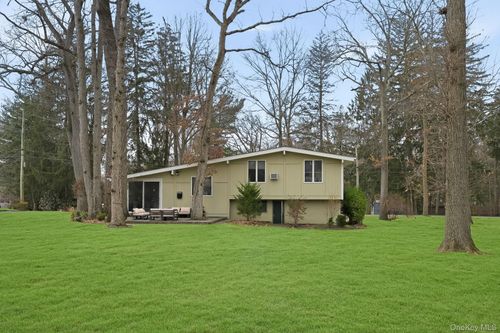 11 Oakley Rd, White Plains, NY, 10606-3711 | Card Image