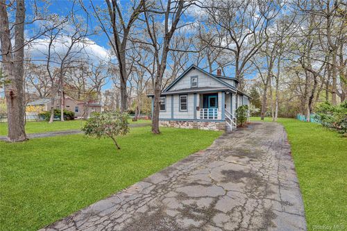 25 N Washington Ave, Centereach, NY, 11720-2132 | Card Image