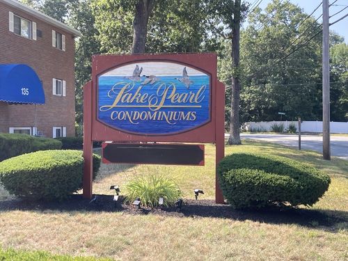 apt-9-131 Creek St, Wrentham, MA, 02093-1271 | Card Image