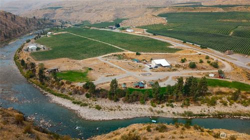 385 Highway 153, Pateros, WA, 98846-9608 | Card Image
