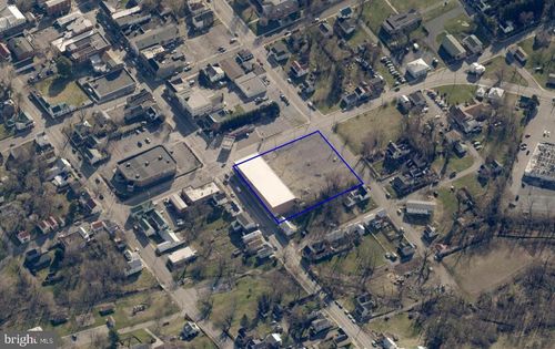 100 S West St, CHARLES TOWN, WV, 25414-1658 | Card Image