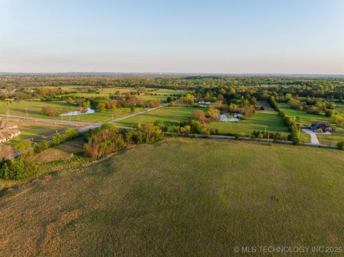 10 N Memorial Dr, Owasso, OK, 74055 | Card Image