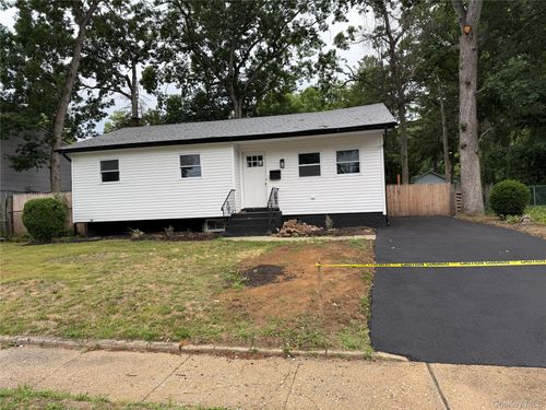 221 State Ave, Wyandanch, NY, 11798-4310 | Card Image