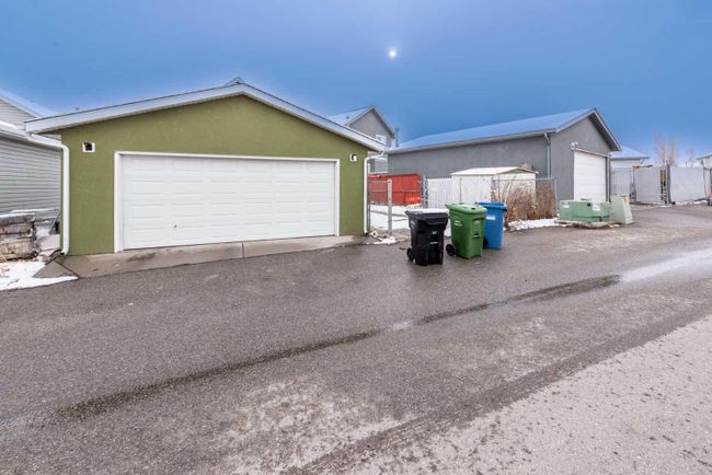 39 Taravista Mews Ne, Home with 4 bedrooms, 2 bathrooms and 4 parking in Calgary AB | Image 31