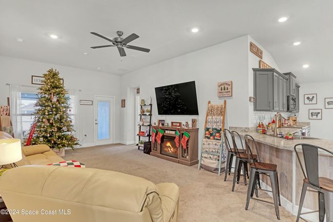 814 Moment St, House other with 4 bedrooms, 2 bathrooms and null parking in Cocoa FL | Image 10