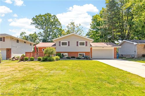 5051 Berkshire, North Olmsted, OH, 44070 | Card Image