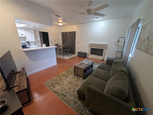 d2-1013 Chestnut St, San Marcos, TX, 78666-3566 | Card Image