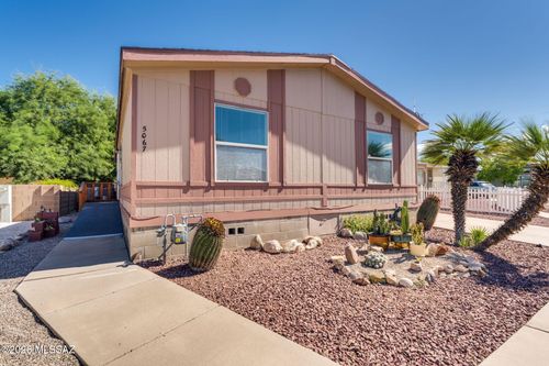 5067 S Palo Verde Club Ln, Tucson, AZ, 85706-1770 | Card Image