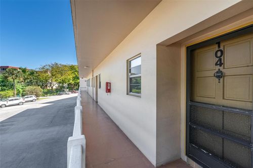 apt-104-6731 Cypress Rd, Plantation, FL, 33317-3016 | Card Image