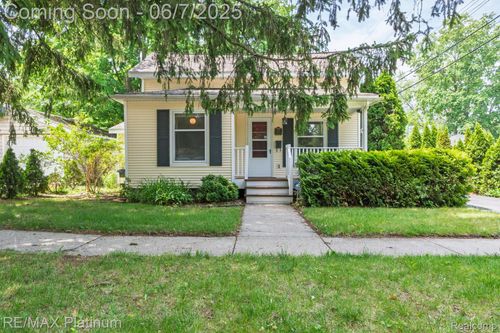 216 S Cedar St, Williamston, MI, 48895-1408 | Card Image
