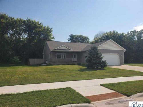 2327 Lake Ave, New Ulm, MN, 56073-4902 | Card Image