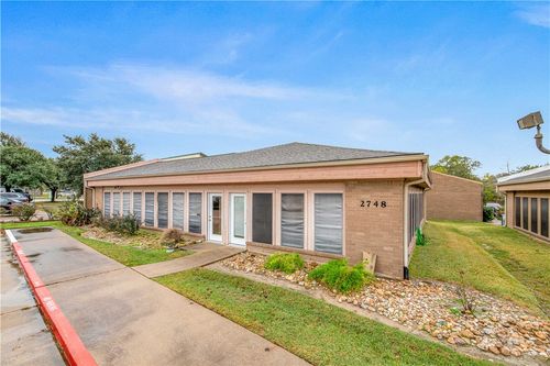 2748 Longmire Dr, College Station, TX, 77845-5424 | Card Image