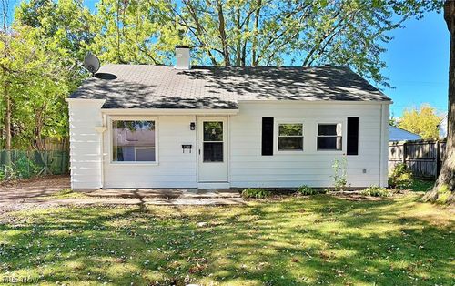 3742 Gary Ave, Lorain, OH, 44055-2877 | Card Image