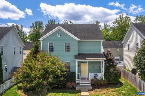 743 Country Green Rd, CHARLOTTESVILLE, VA, 22903-7852 | Card Image