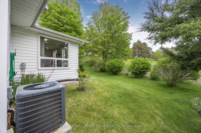 3 Pinetree Crt, House other with 2 bedrooms, 2 bathrooms and 2 parking in New Tecumseth ON | Image 44